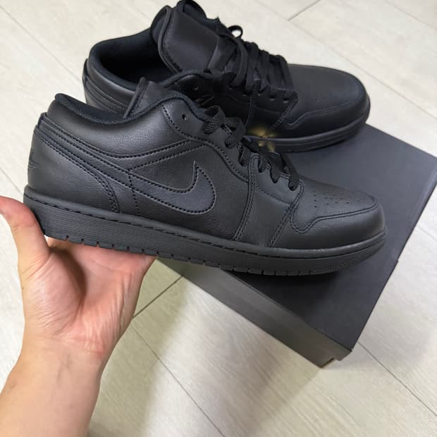 나이키 에어 조던 1 로우 블랙 새제품