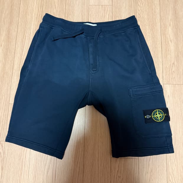 스톤아일랜드 761564651 네이비 s사이즈 팝니다