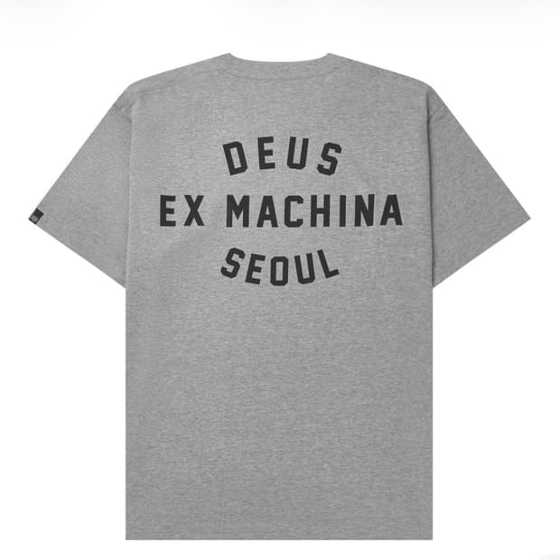 데우스 엑스 마키나 서울 컬리지 어드레스 티셔츠