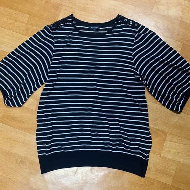 BURBERRY 버버리 런던 스트라이프 패턴 숏츠 슬리브드(2 사이즈)