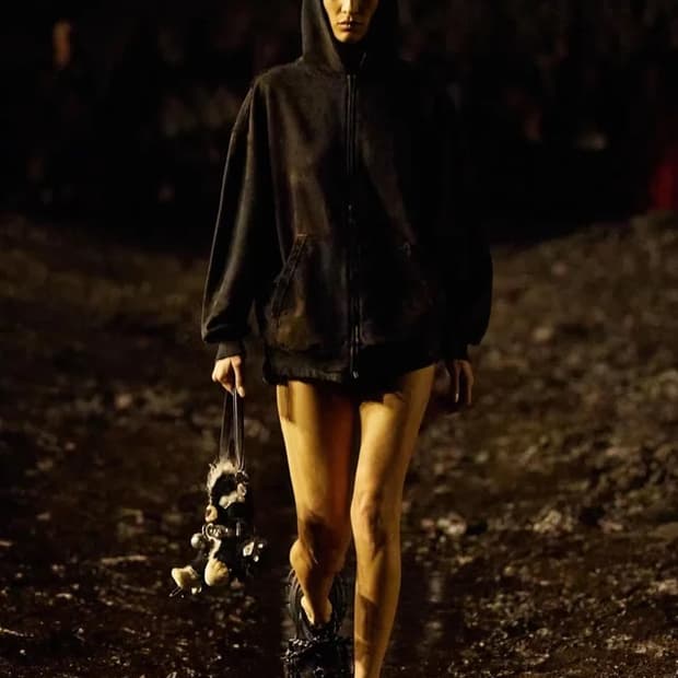 발렌시아가 머드 숏팬츠 L