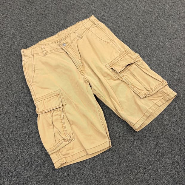 32) 리바이스 빈티지 베이지 카고 반바지