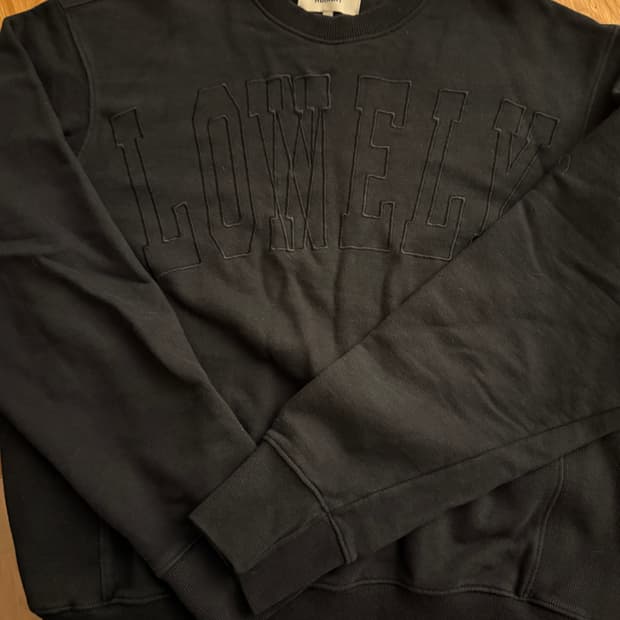 노앙 론리러블리 블랙 맨투맨 스웻셔츠 NOHANT 크롭 오버핏 머슬핏