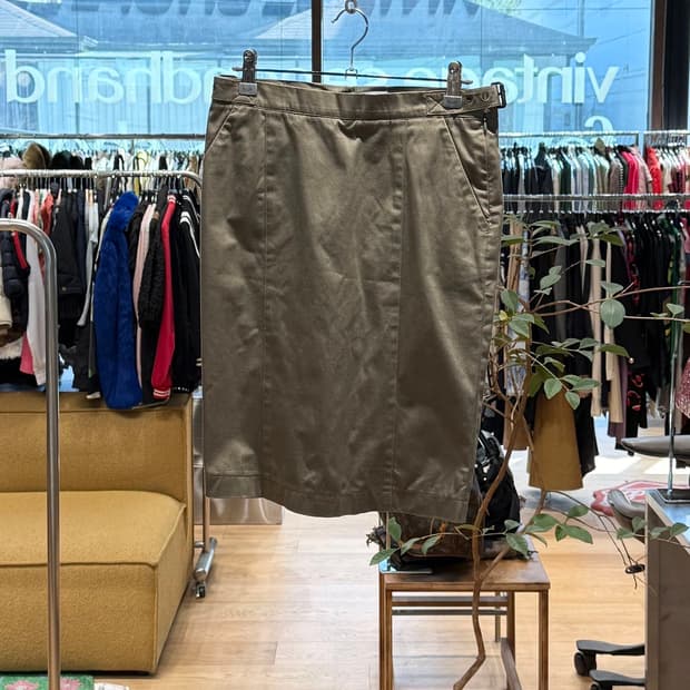 모스키노 진스 카키 버클 미디스커트