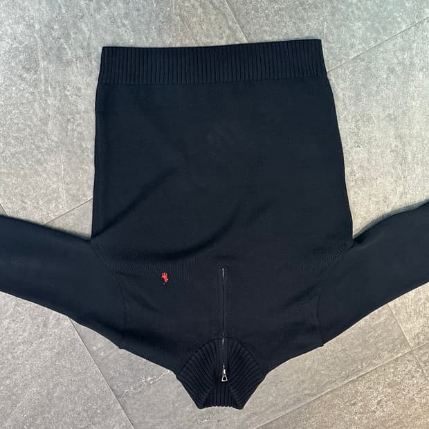 폴로 반집업 니트