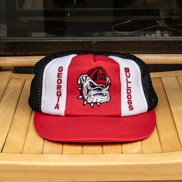 Georgia Bulldogs 매쉬 트러커캡