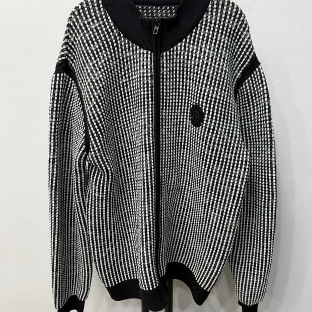 정품) 코오롱 블랙 화이트 스트라이프 집업 가디건 105