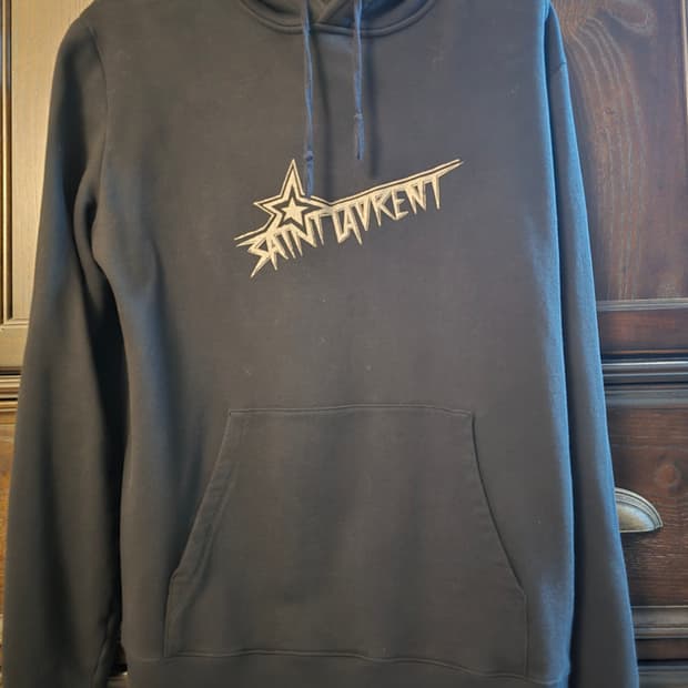 생로랑 스타로고 후드 xl사이즈입니다.