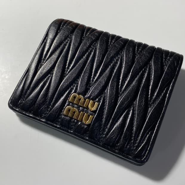 [정품] MIU MIU 미우미우 마테라쎄 나파레더 컴팩트 반지갑