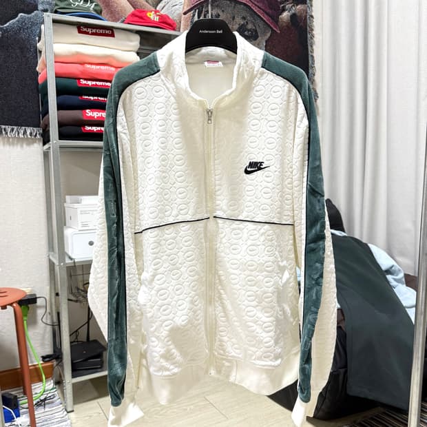 슈프림 나이키 벨벳 트랙자켓