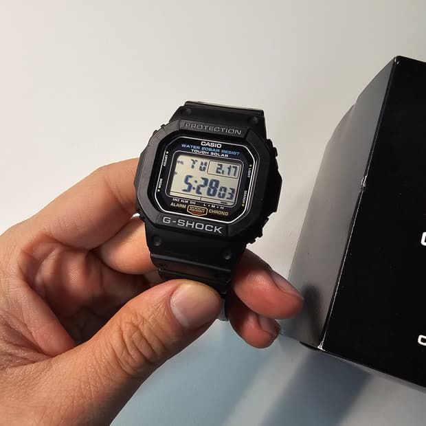 지샥 5600E 1DR 태양광 충전 시계 블랙 팝니다!