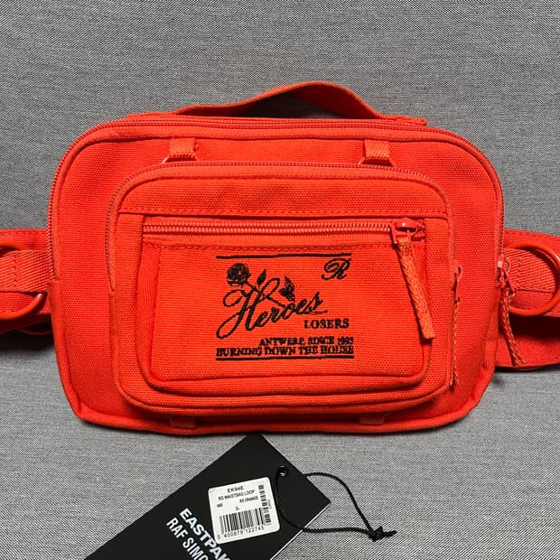 라프시몬스x이스트팩 루프링 웨이스트백