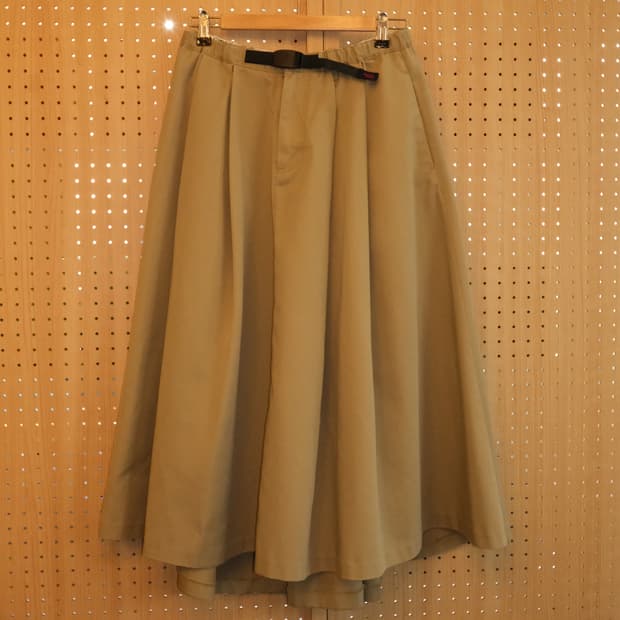 Gramicci x Dickies 콜라보 베이지 스커트