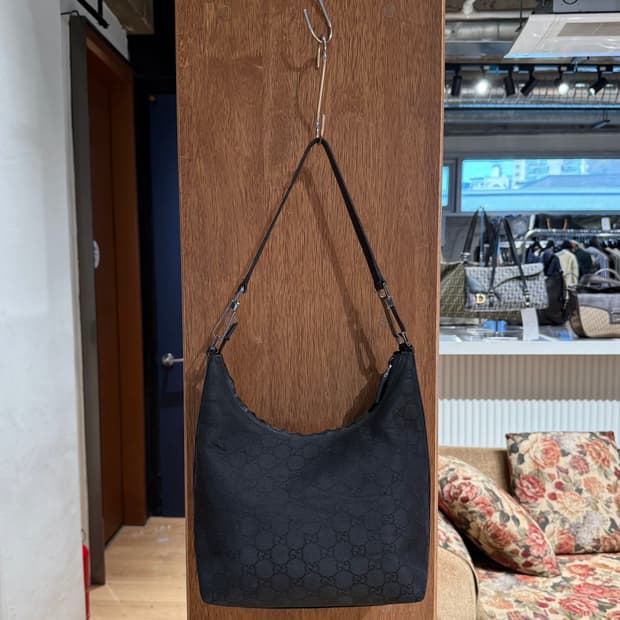 구찌 블랙 캔버스 호보 숄더백 