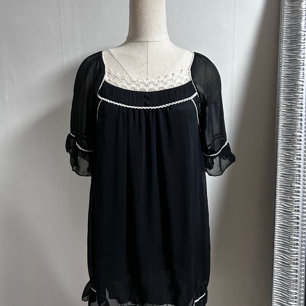 VINTAGE  새틴 프릴 블라우스