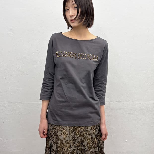 알레산드로 델라쿠아 로고 비즈 탑