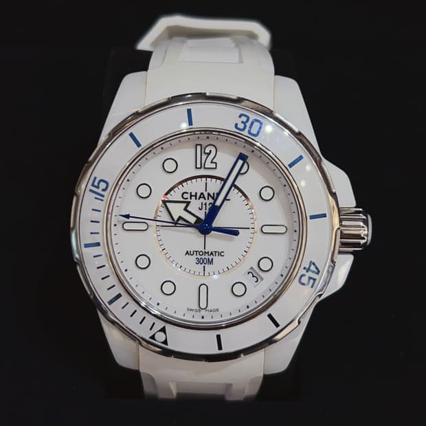 샤넬 J12 화이트 오토 38mm
