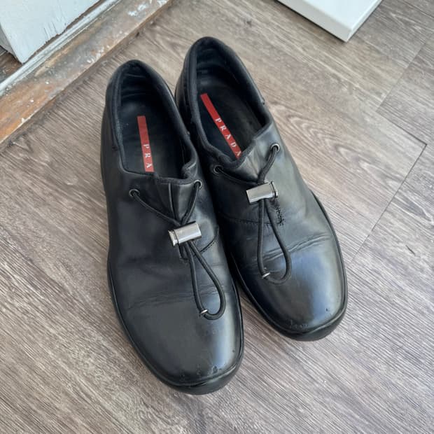 프라다 스포츠 토글 로퍼