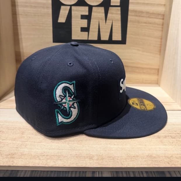 슈프림 MLB 뉴에라 박스로고 모자 시애틀 매리너스 네이비