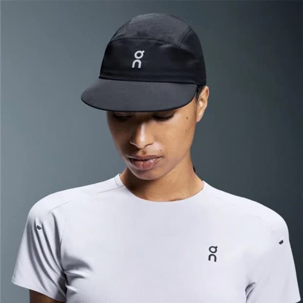 On running 온러닝 퍼포먼스 캡 블랙