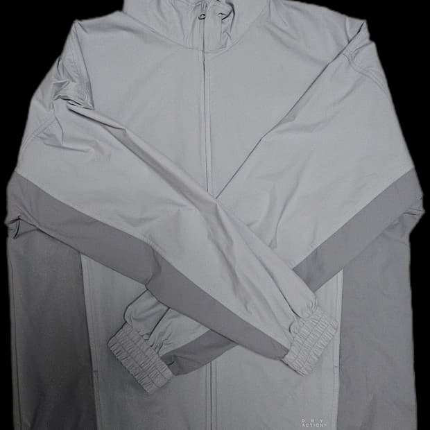 그레이 나일론 자켓