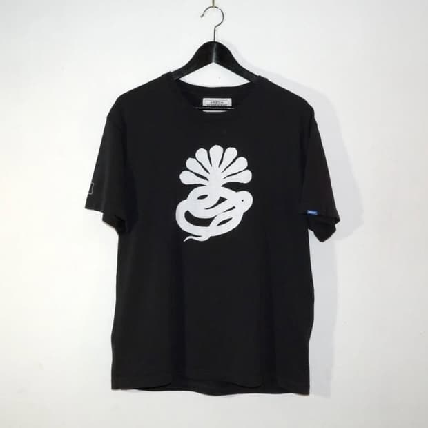 네이버후드 퍽트 티셔츠