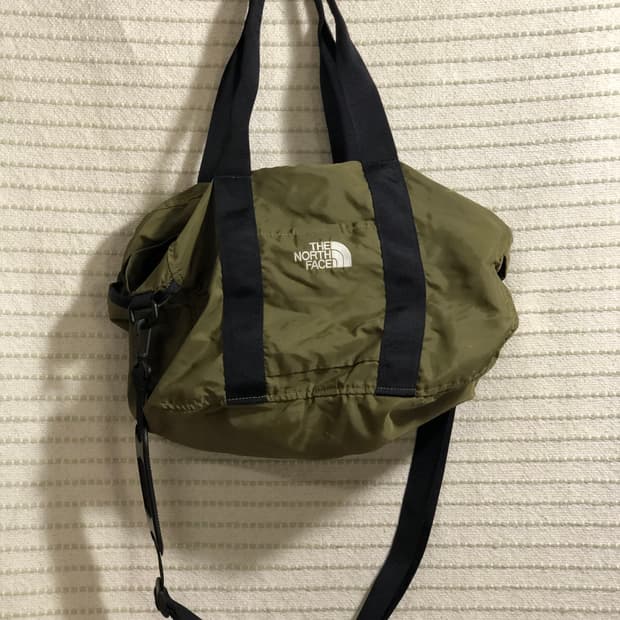 노스페이스 카키 올리브그린 컬러 러닝백 숄더백 헬스백