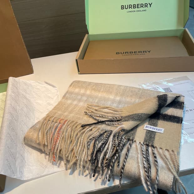 버버리 리버서블 스카프 100% 램스울
