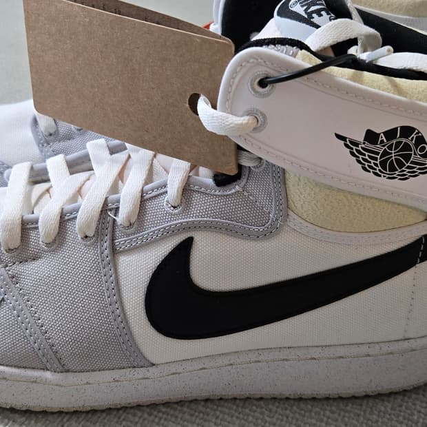 나이키 조던1 KO 화이트 그레이 290사이즈 