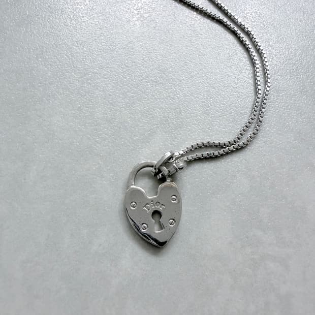 크리스챤 디올 하트락 목걸이