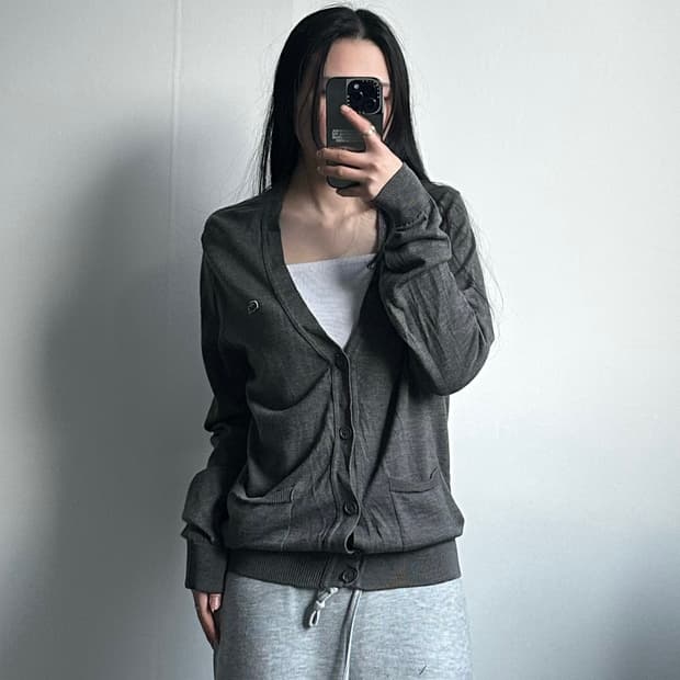 라코스테 자수로고 차콜 니트 가디건