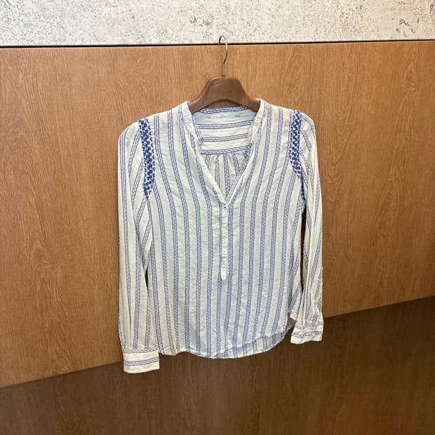 빈티지 긴팔 블라우스 스트라이프 자수 패턴 브이넥 디테일 블루 k462