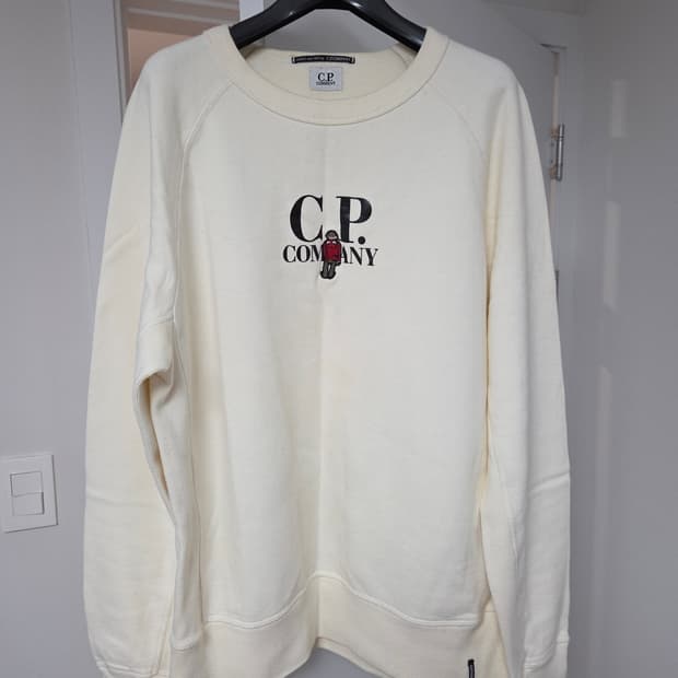 CP컴퍼니 코믹스 카툰로고 맨투맨 아이보리 M