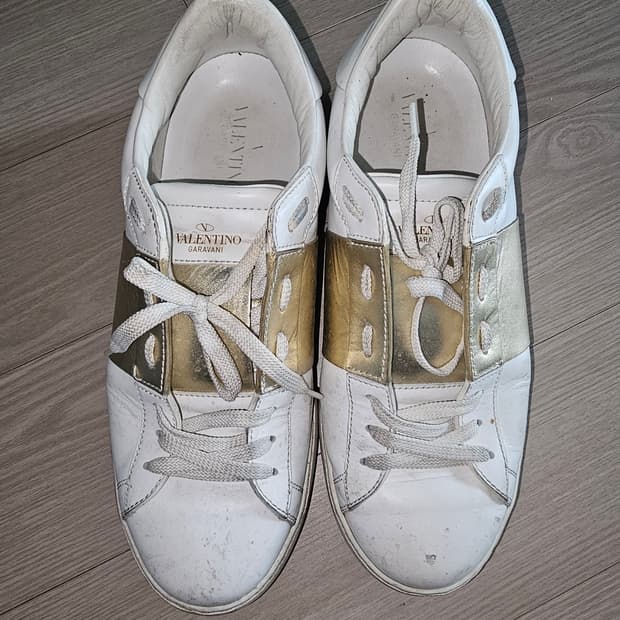 발렌티노 스니커즈