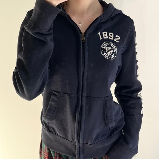 zip up hoodie
