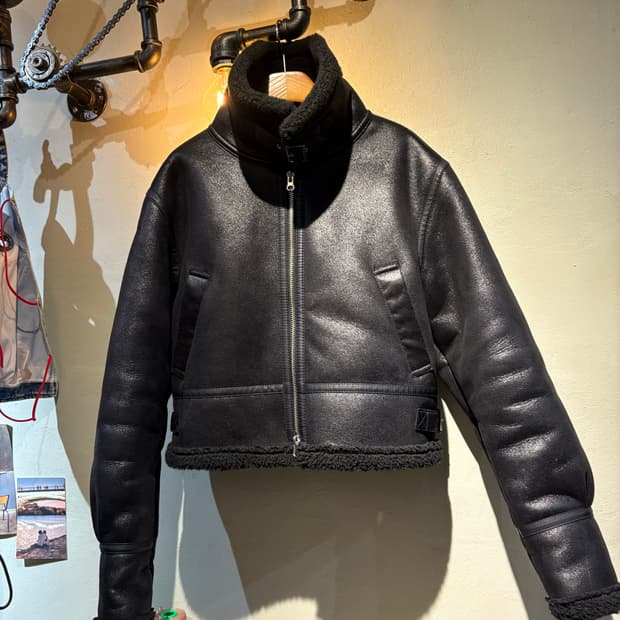 레더 숏 무스탕 재킷