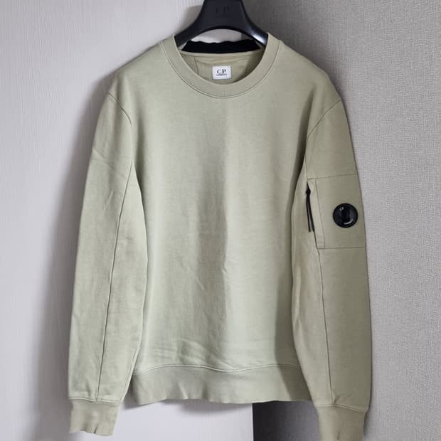 cp컴퍼니 맨투맨