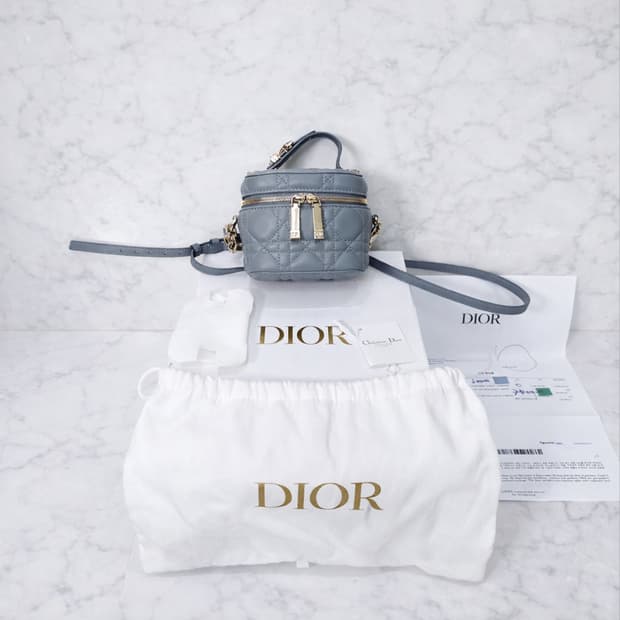 {클로젯}[백화점풀셋+디올참2개]디올 마이크로 베니티백 디올 참 2개