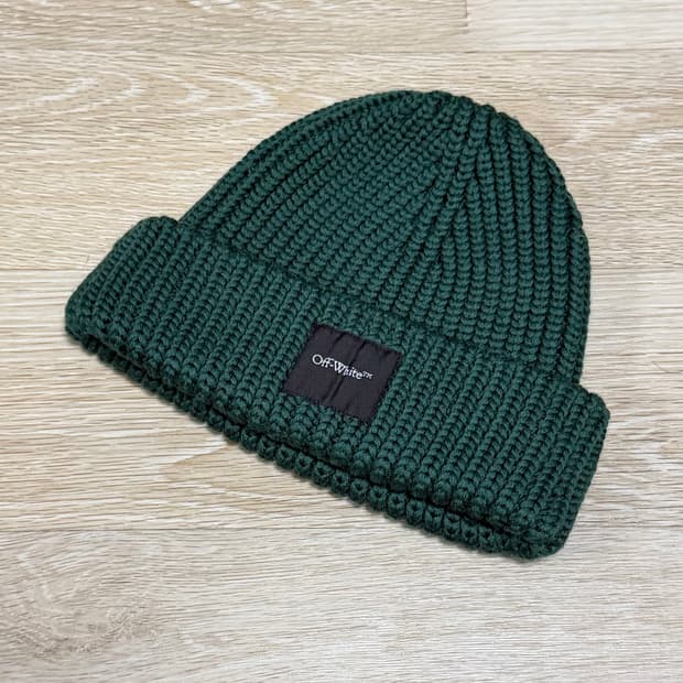 [S+급/OS] 오프화이트 로고 패치 비니 다크 그린