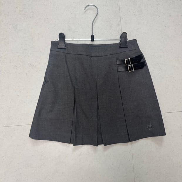 시티브리즈 플리츠 치마