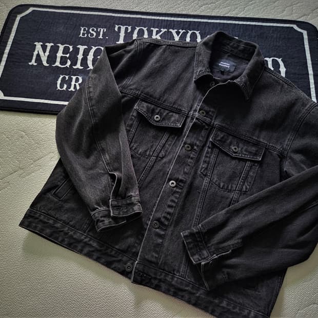 무신사 스탠다드 릴렉스드 데님 트러커 재킷 워시드 블랙  팝니다.