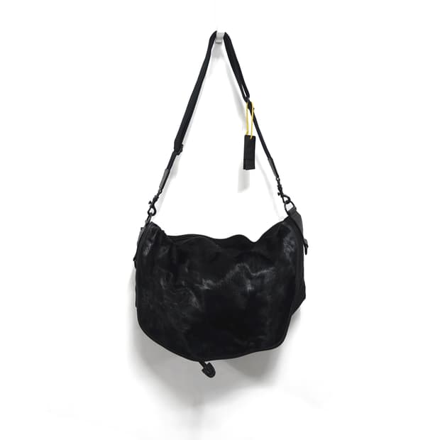 YS 요지야마모토 만다리나덕 송치 퍼 크로스백