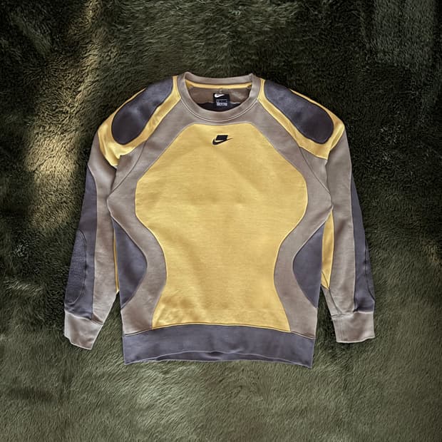 [L] 나이키 NSW 바디맵 패널 디테일 스웻셔츠