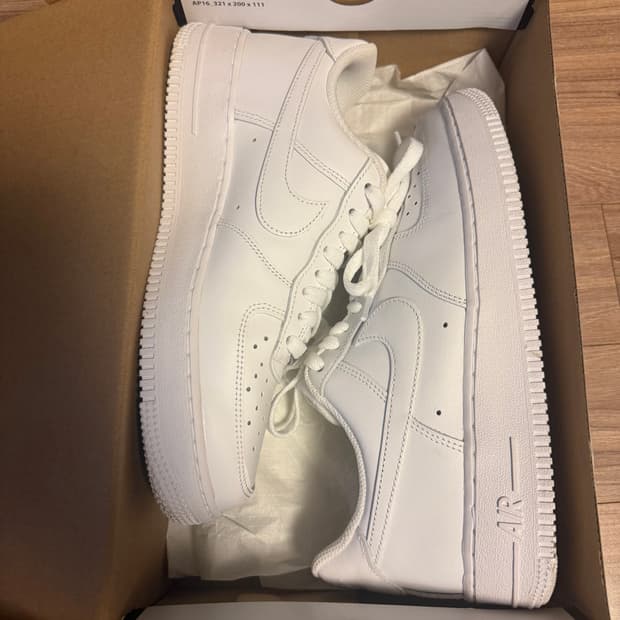 나이키 에어 포스 1 '07 화이트 255mm 새상품