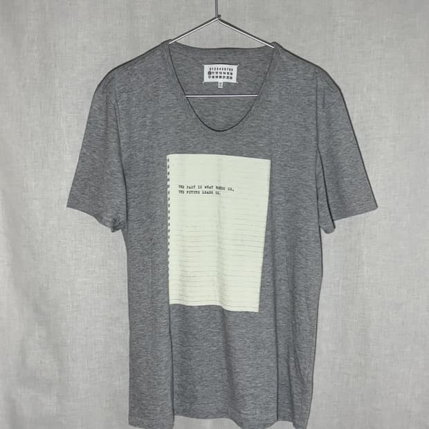 [46] 마틴 마르지엘라 노트 그래픽 프린팅 티셔츠