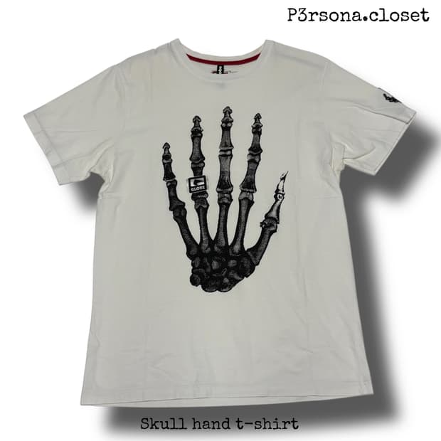 Skull hand t-shirt