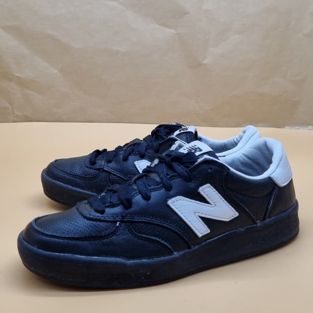 뉴발란스 CRT300 운동화 245