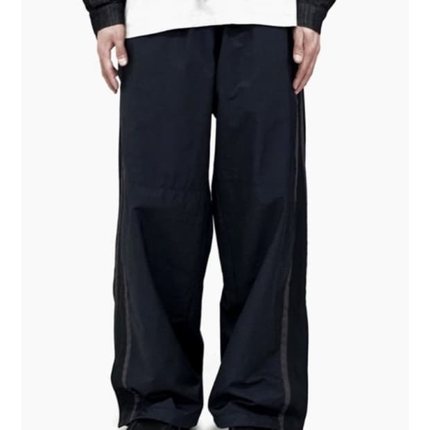 폴리테루 나일론 트랙팬츠 다크네이비 판매합니다.