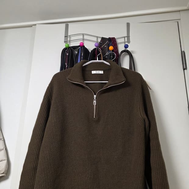 벨리에 하프집업 반집업 니트 M 사이즈