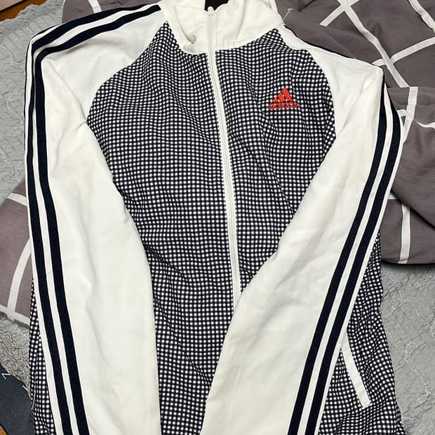 아디다스 바람막이